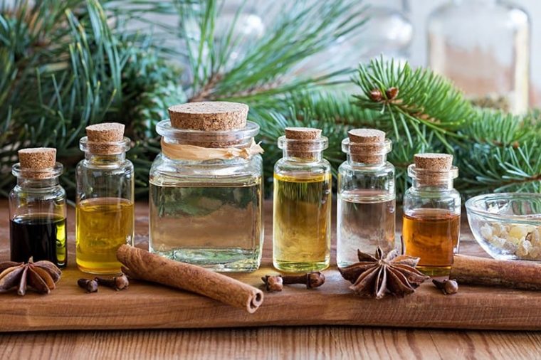 Essential Oils for Healthy Holidays & DIY Gift Giving