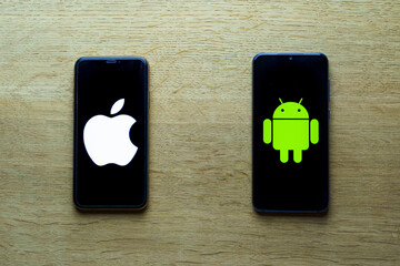 Digital Literacy Class: Apple vs. Android — What Are the Differences?
